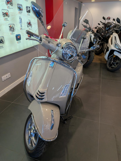 VESPA GTS 125 - LANESTER