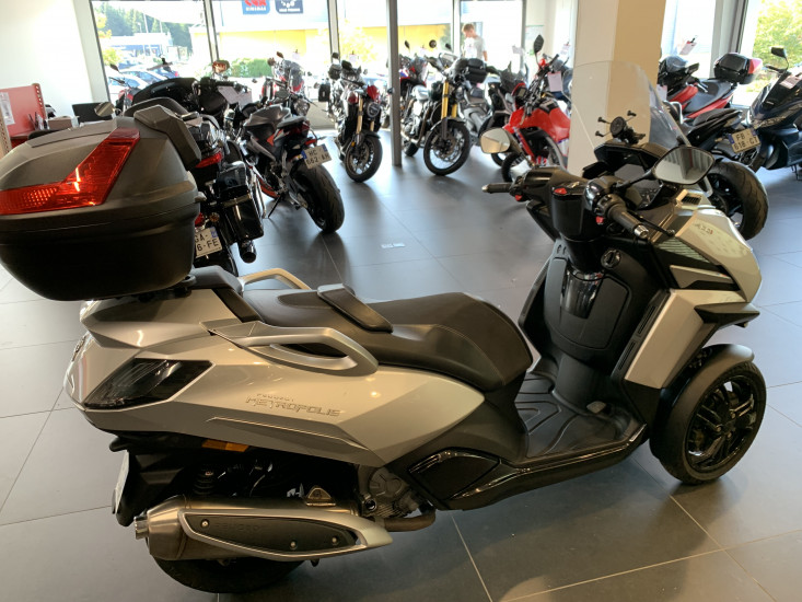 PEUGEOT METROPOLIS 400i - LANESTER